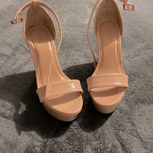 Ladies shoes